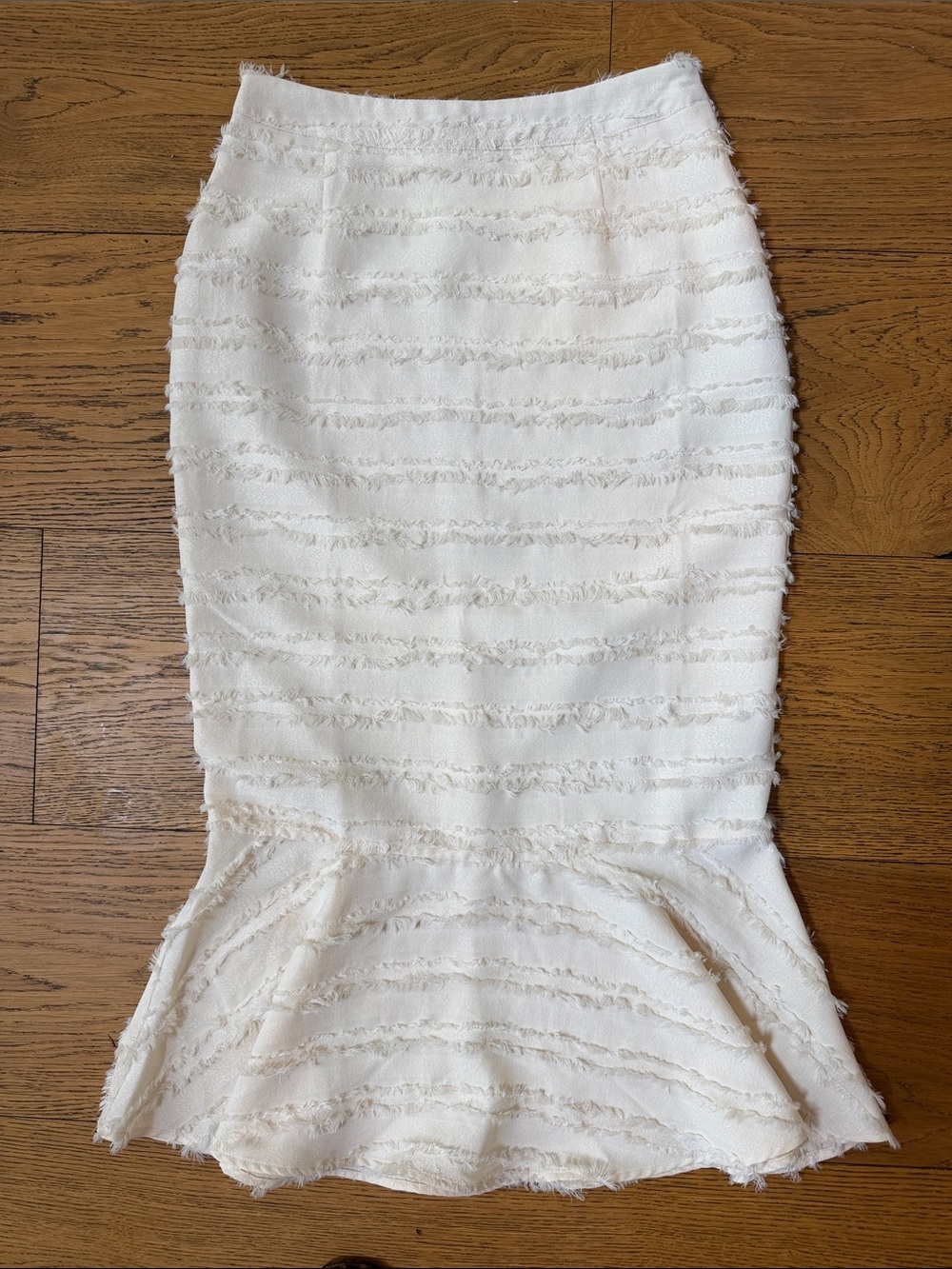Cream textured straight skirt M